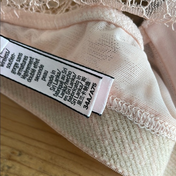 Victoria's Secret Pink and Gold Lace Bra - Picture 5 of 8